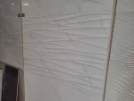 کاشی لیروژ دکور30*90 کلکته عکس محصول با دوربین گوشی از کنار
